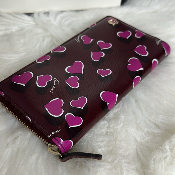 💯Authentic Gucci Heart Prints Long Wallet 🍀 - Picture 10 of 12